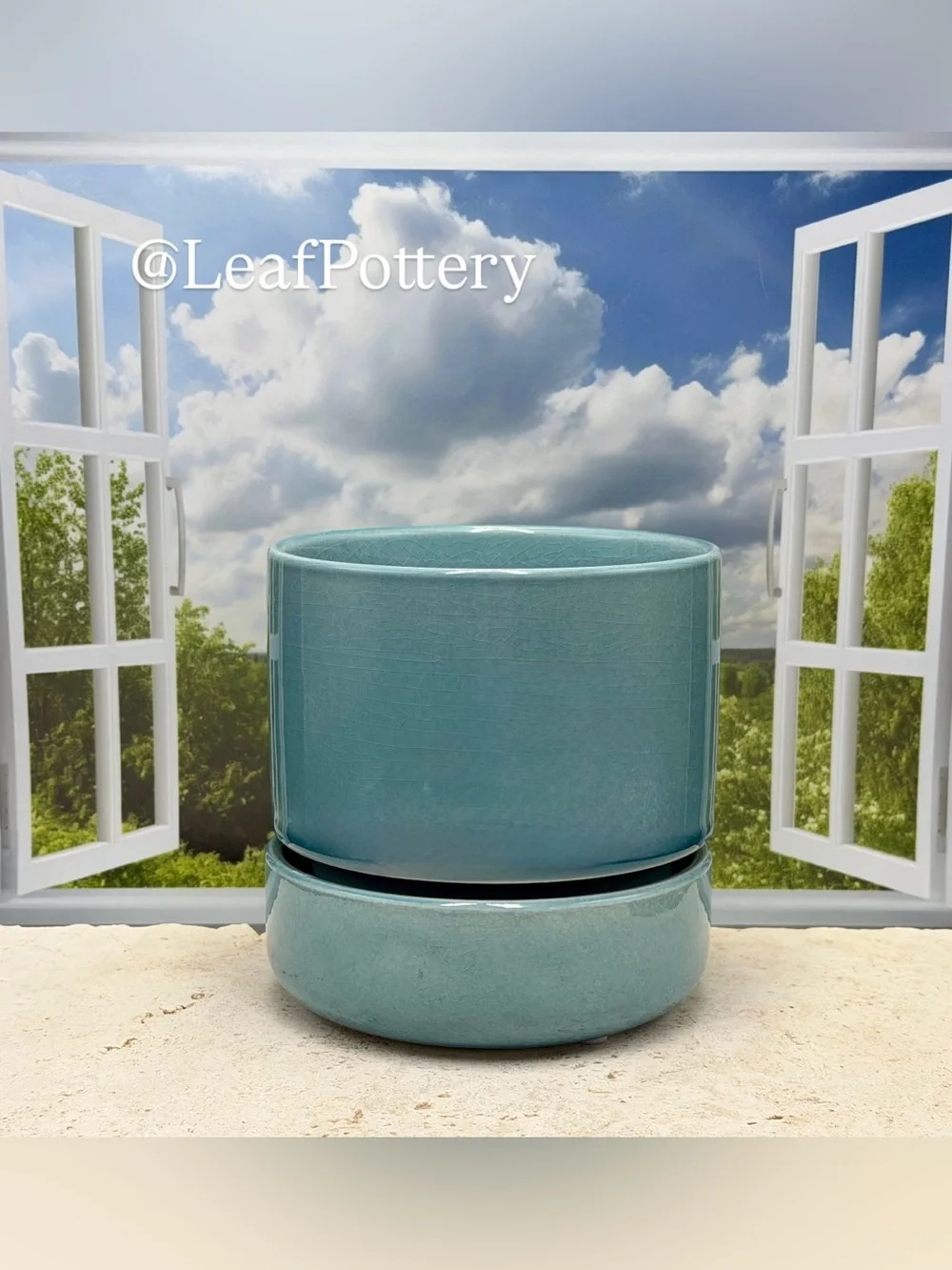 Light Blue Hoya Bella Pot with Attached Saucer and Drainage Hole